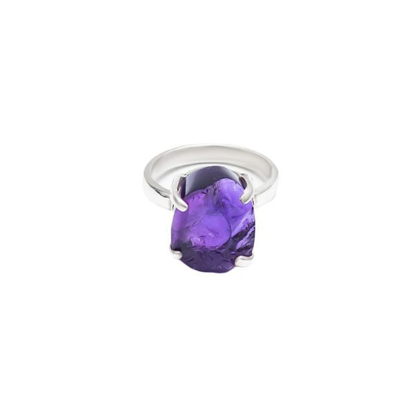 Silver Ring with Raw Amethyst – Natural Elegance and Pure Energy
