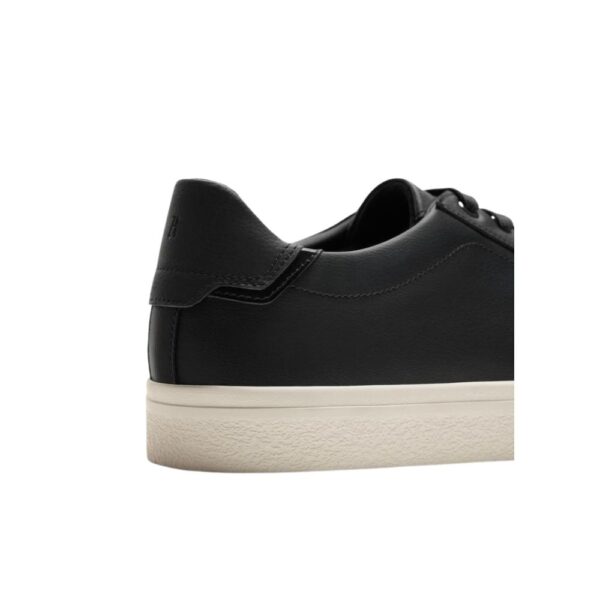 Pull&Bear Casual Sneakers: Style and Comfort for Your Day to Day - Image 3